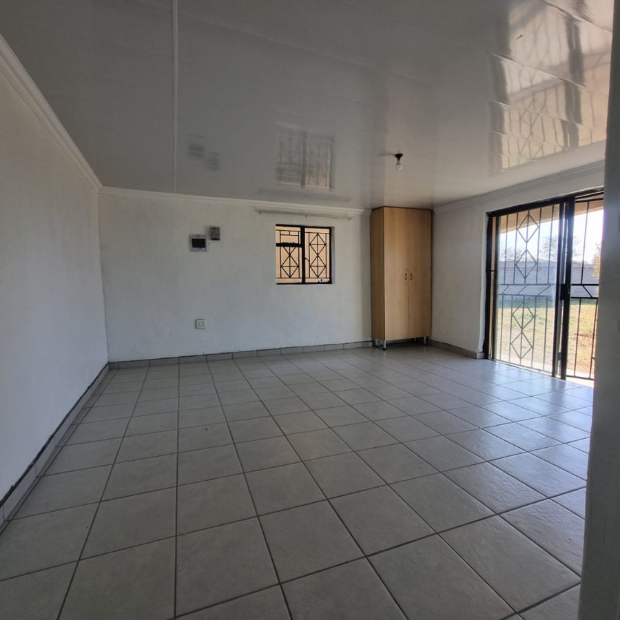 To Let 2 Bedroom Property for Rent in Danville Gauteng