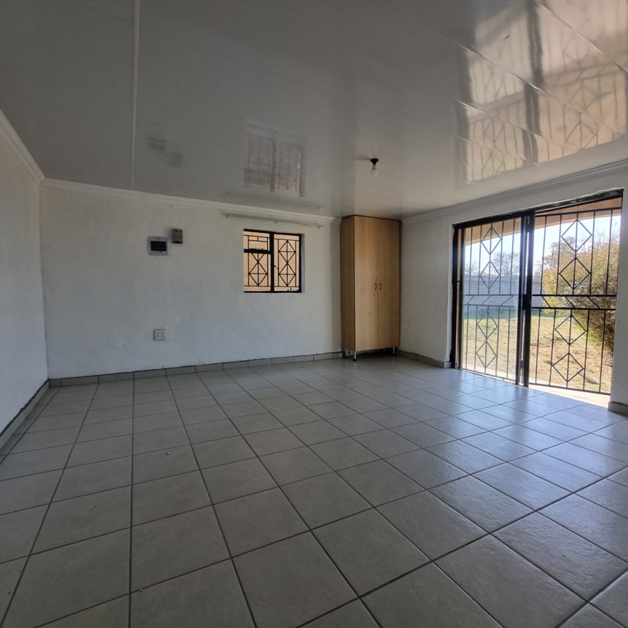 To Let 2 Bedroom Property for Rent in Danville Gauteng