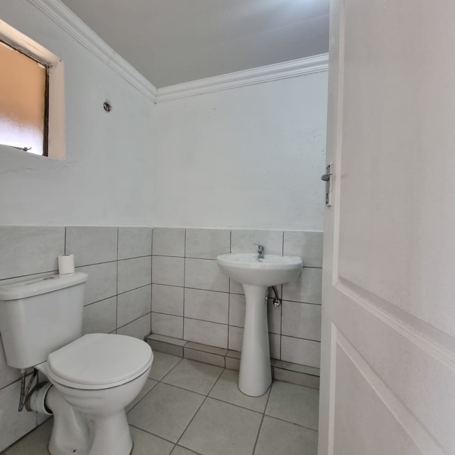 To Let 2 Bedroom Property for Rent in Danville Gauteng