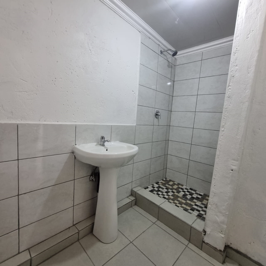 To Let 2 Bedroom Property for Rent in Danville Gauteng