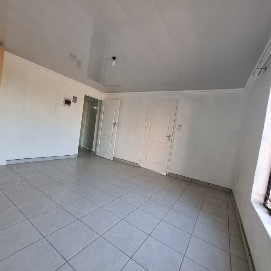 To Let 2 Bedroom Property for Rent in Danville Gauteng