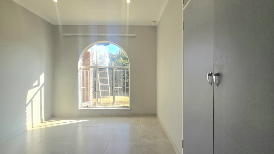 To Let 3 Bedroom Property for Rent in Wierda Park Gauteng
