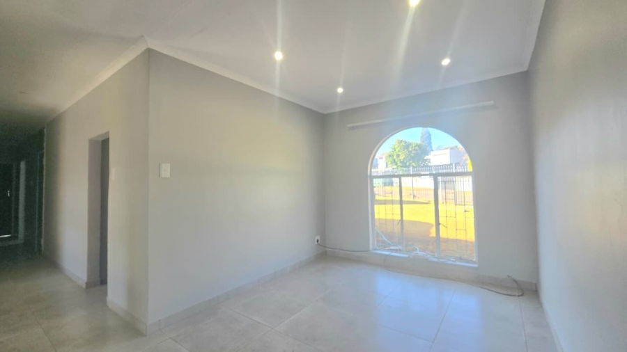 To Let 3 Bedroom Property for Rent in Wierda Park Gauteng