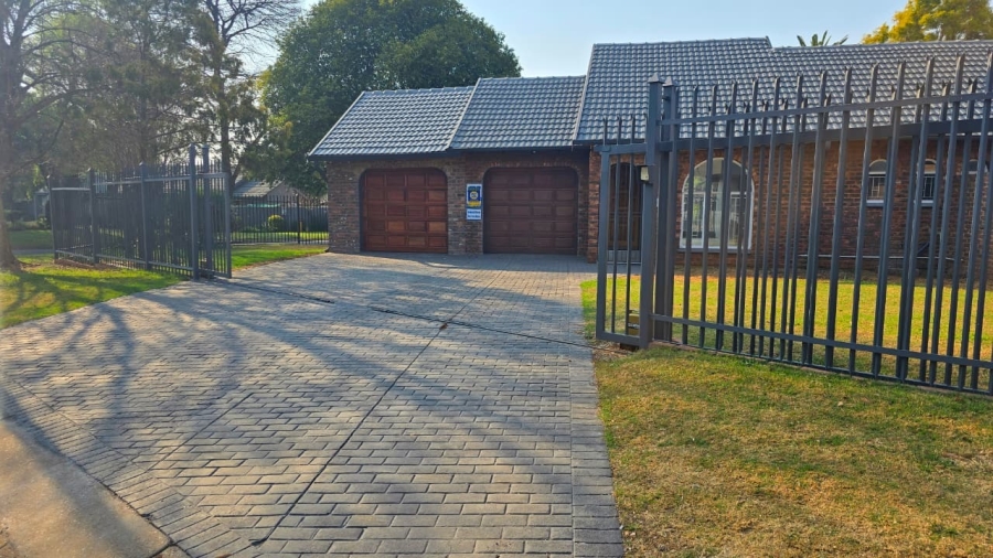 To Let 3 Bedroom Property for Rent in Wierda Park Gauteng