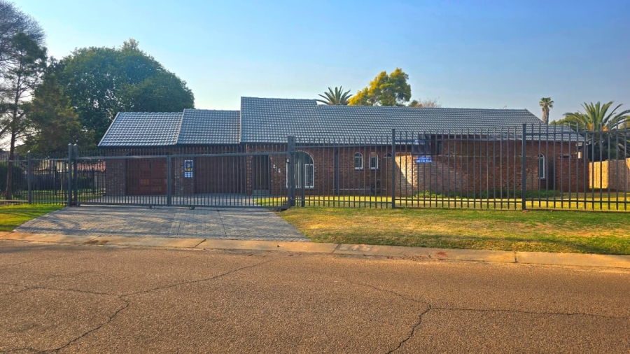 To Let 3 Bedroom Property for Rent in Wierda Park Gauteng