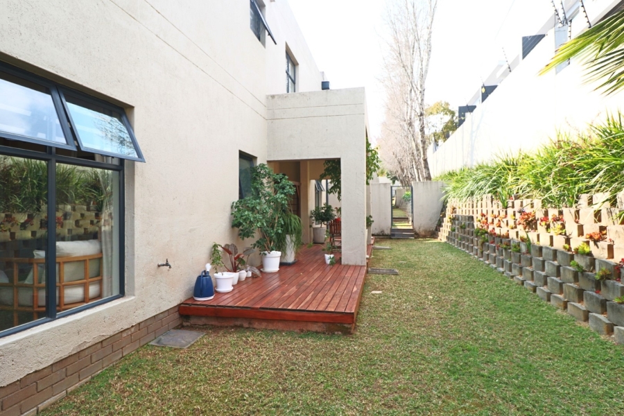 2 Bedroom Property for Sale in Bryanston Gauteng