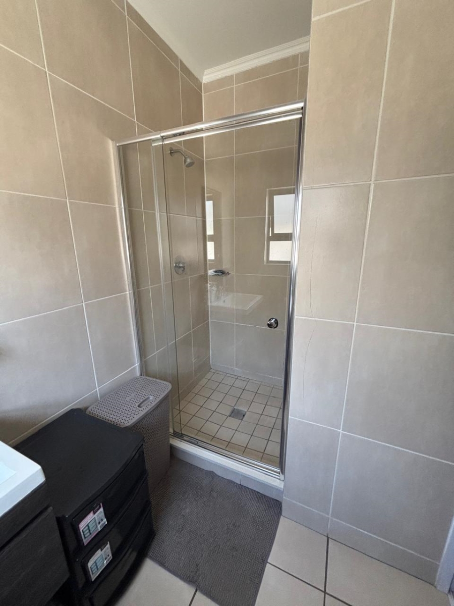1 Bedroom Property for Sale in Greenstone Hill Gauteng
