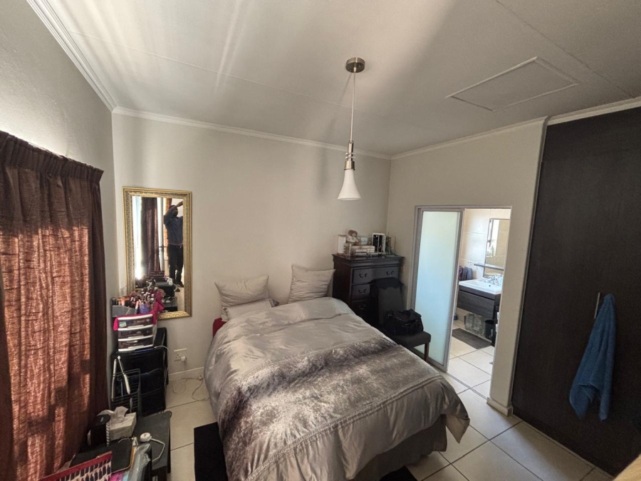 1 Bedroom Property for Sale in Greenstone Hill Gauteng