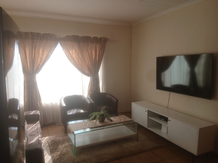 2 Bedroom Property for Sale in Kenmare Gauteng