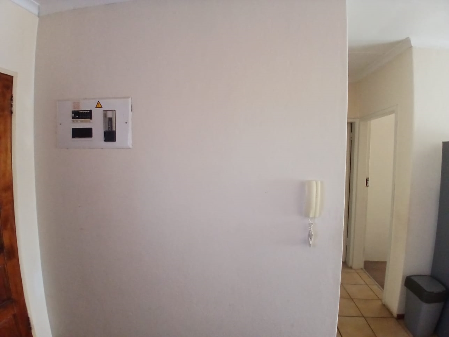 2 Bedroom Property for Sale in Kenmare Gauteng