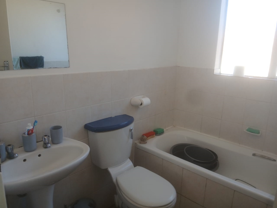 2 Bedroom Property for Sale in Kenmare Gauteng