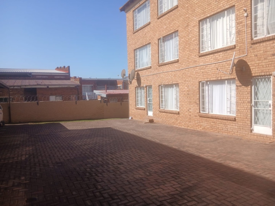 2 Bedroom Property for Sale in Kenmare Gauteng