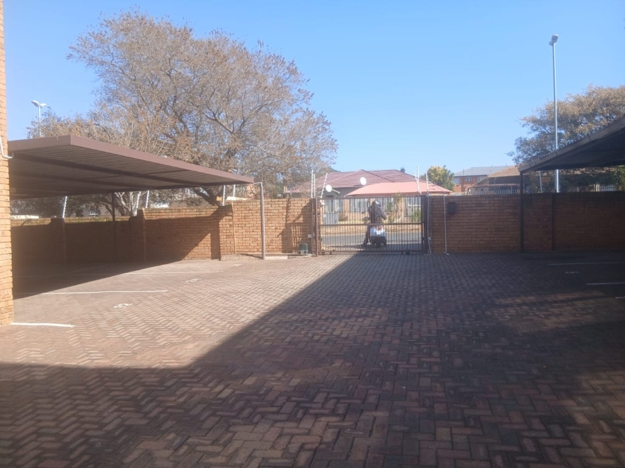 2 Bedroom Property for Sale in Kenmare Gauteng
