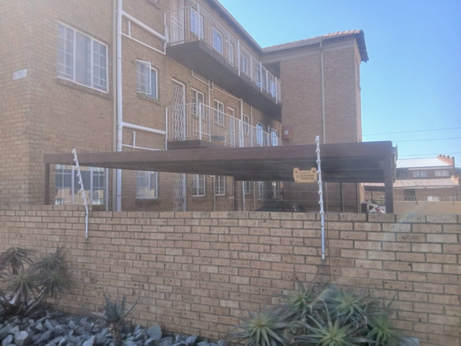 2 Bedroom Property for Sale in Kenmare Gauteng