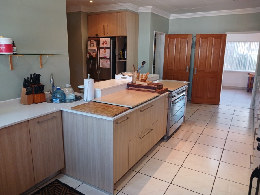 6 Bedroom Property for Sale in Greenhills Gauteng