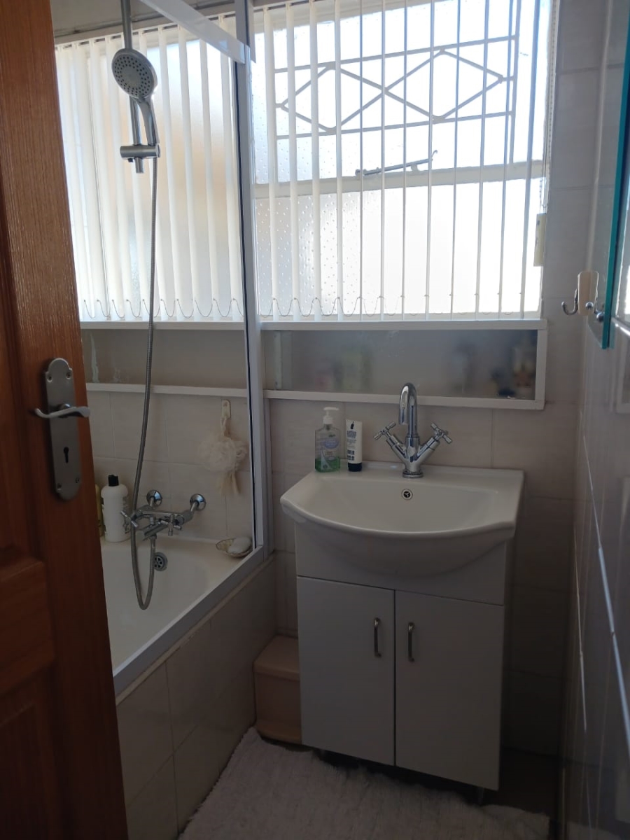 6 Bedroom Property for Sale in Greenhills Gauteng