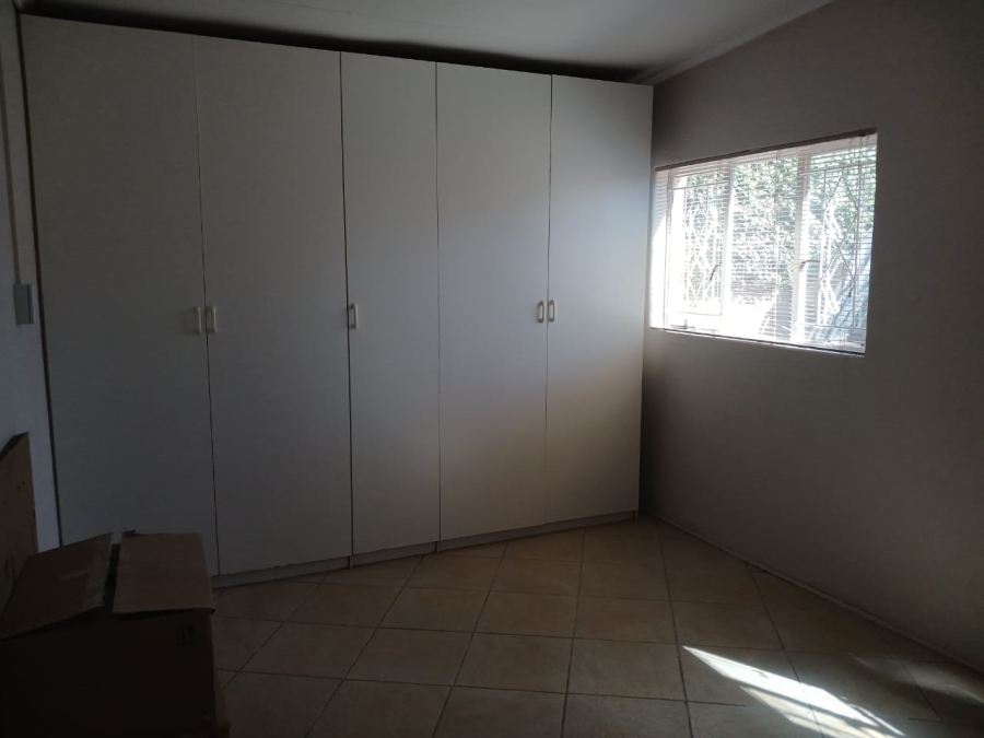 6 Bedroom Property for Sale in Greenhills Gauteng