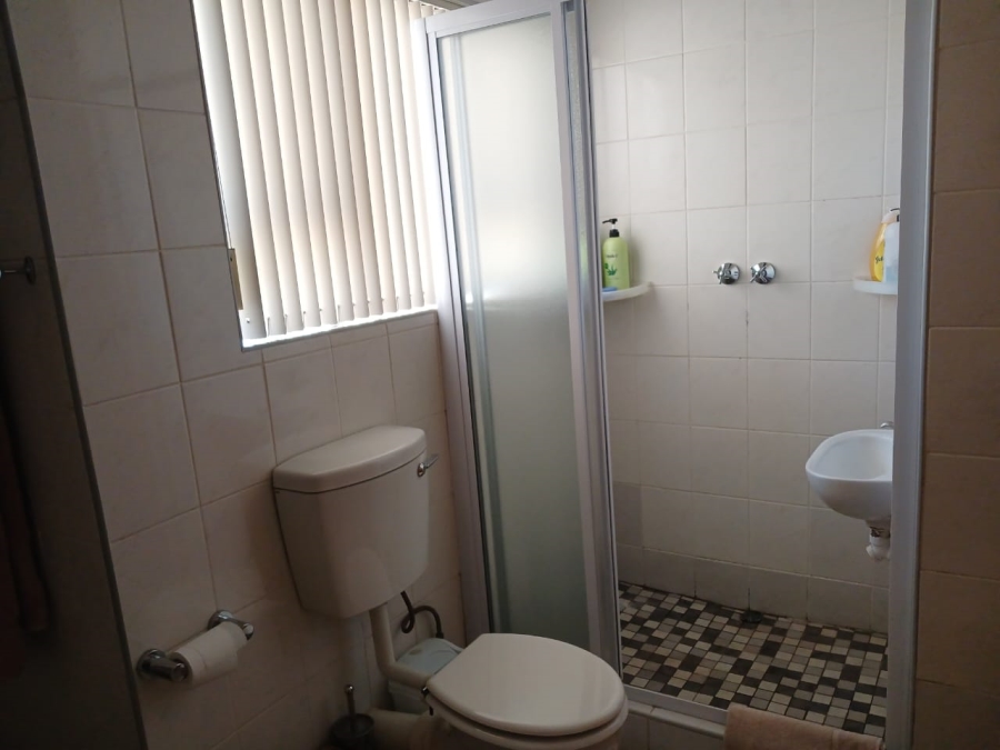 6 Bedroom Property for Sale in Greenhills Gauteng