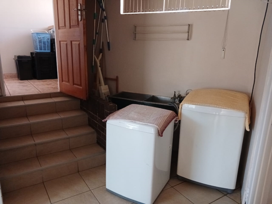 6 Bedroom Property for Sale in Greenhills Gauteng