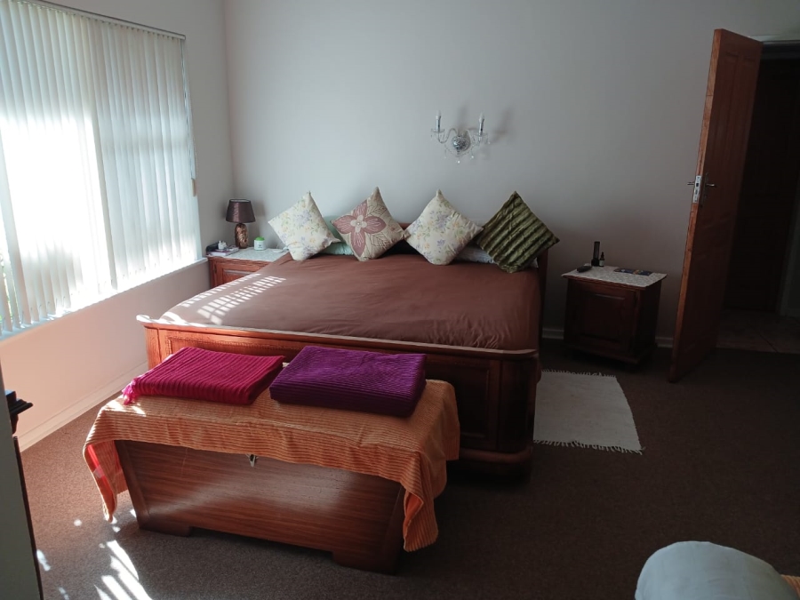 6 Bedroom Property for Sale in Greenhills Gauteng