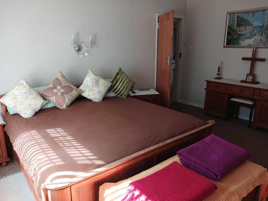 6 Bedroom Property for Sale in Greenhills Gauteng