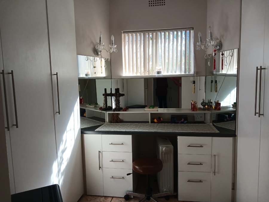 6 Bedroom Property for Sale in Greenhills Gauteng