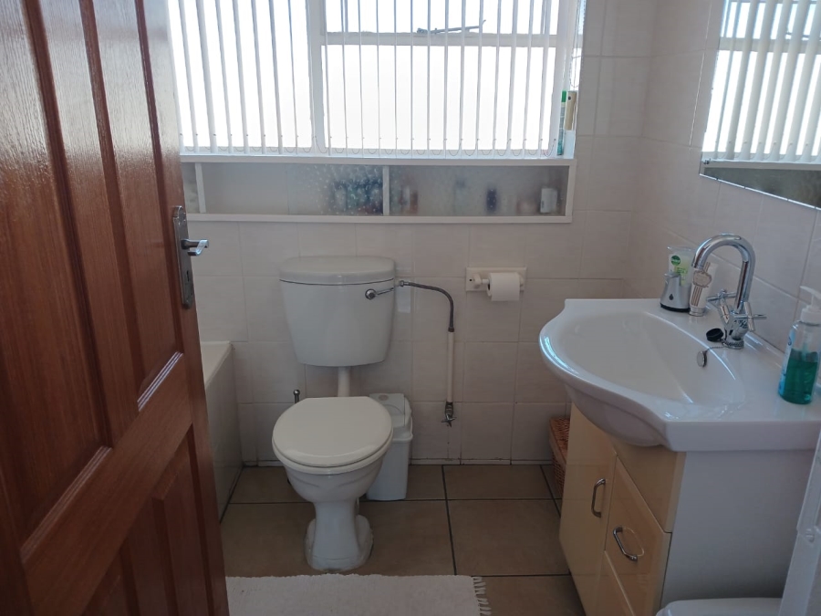 6 Bedroom Property for Sale in Greenhills Gauteng
