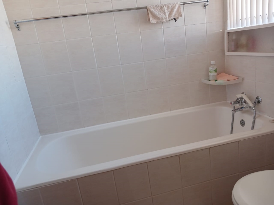 6 Bedroom Property for Sale in Greenhills Gauteng