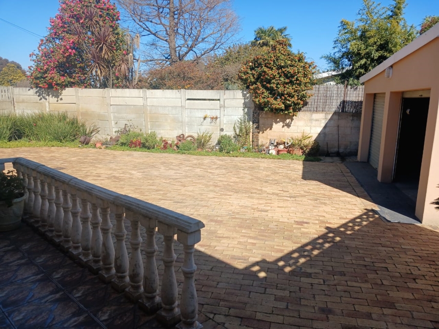 6 Bedroom Property for Sale in Greenhills Gauteng