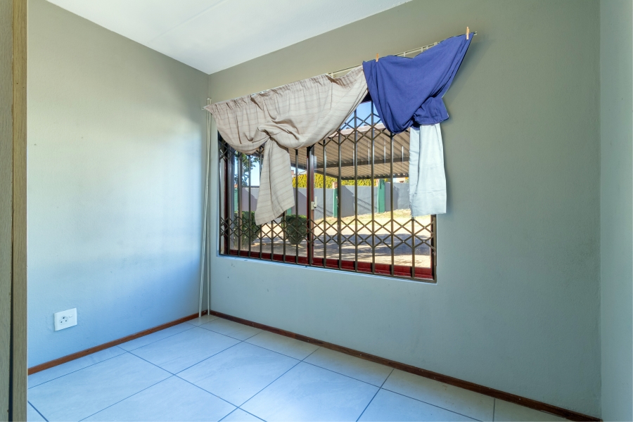 2 Bedroom Property for Sale in Honeydew Grove Gauteng