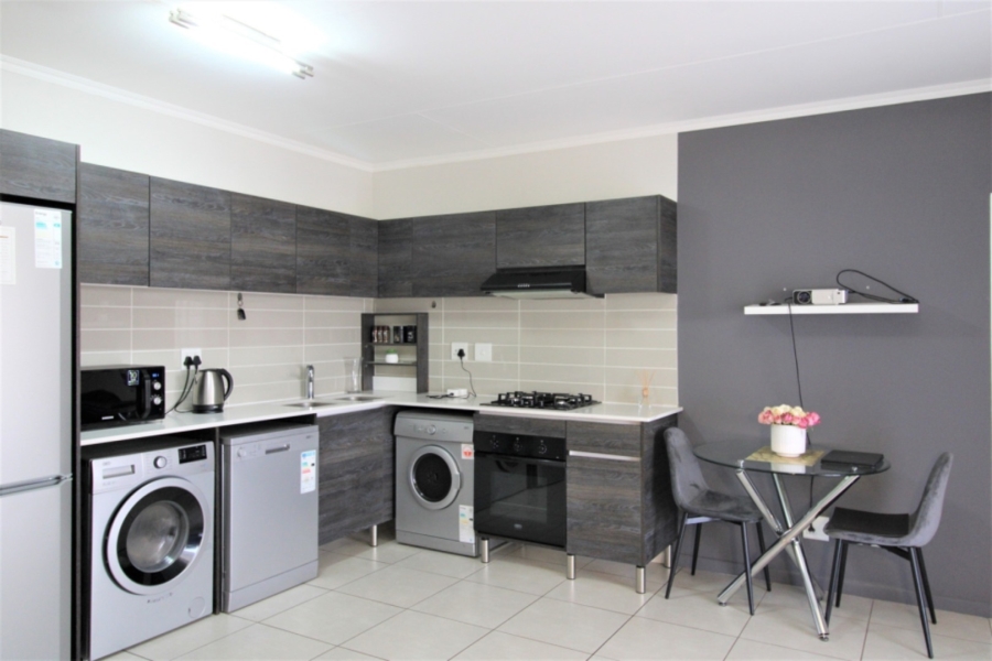 To Let 1 Bedroom Property for Rent in Bryanston Gauteng