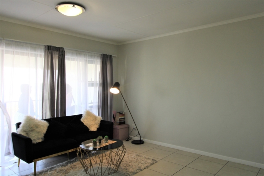 To Let 1 Bedroom Property for Rent in Bryanston Gauteng