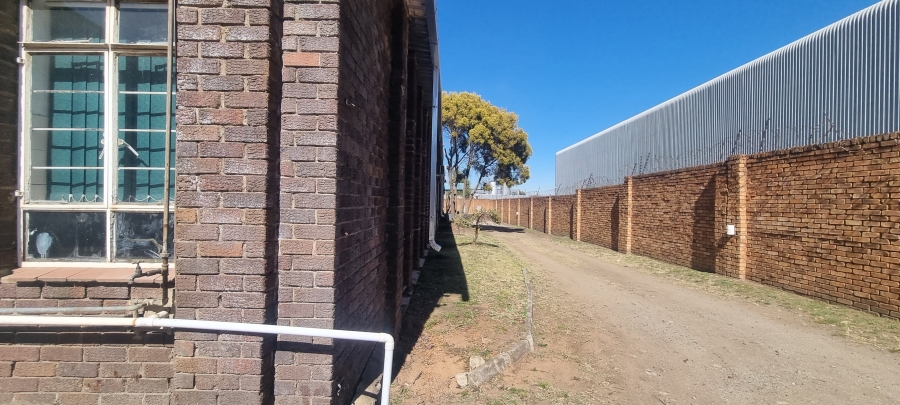 To Let commercial Property for Rent in Anderbolt Gauteng