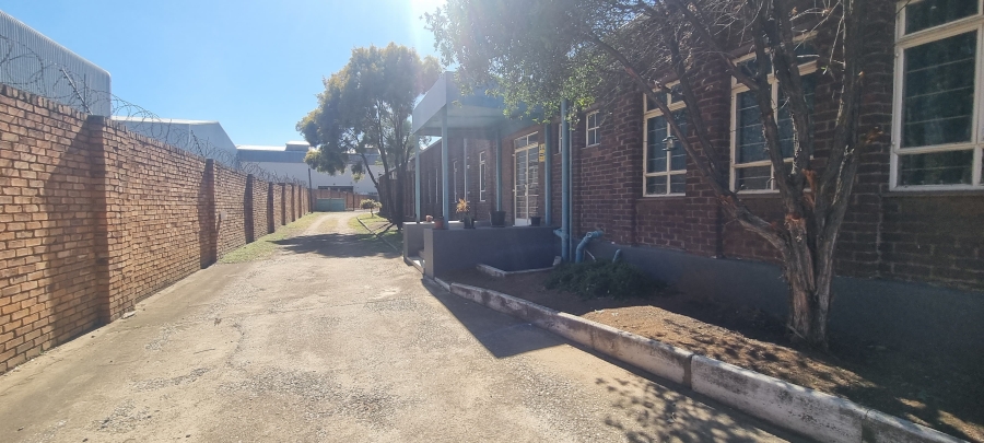 To Let commercial Property for Rent in Anderbolt Gauteng