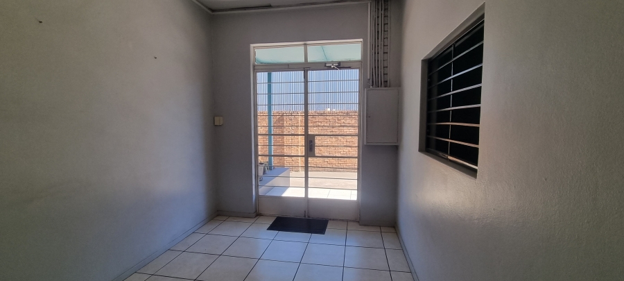 To Let commercial Property for Rent in Anderbolt Gauteng
