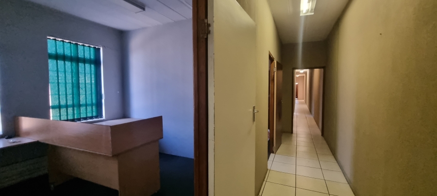 To Let commercial Property for Rent in Anderbolt Gauteng