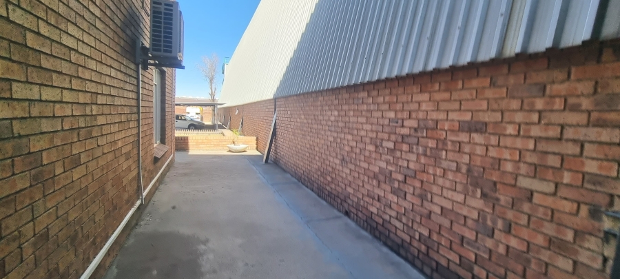 0 Bedroom Property for Sale in Anderbolt Gauteng