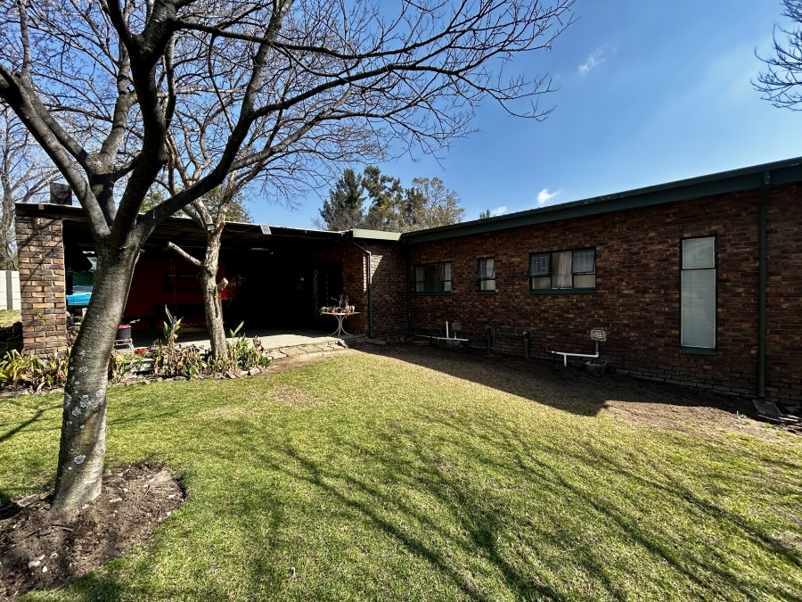 5 Bedroom Property for Sale in Mnandi Gauteng