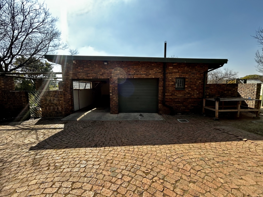 5 Bedroom Property for Sale in Mnandi Gauteng