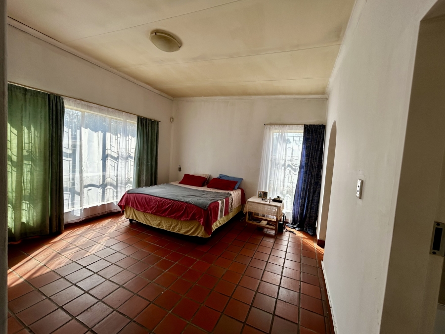 5 Bedroom Property for Sale in Mnandi Gauteng