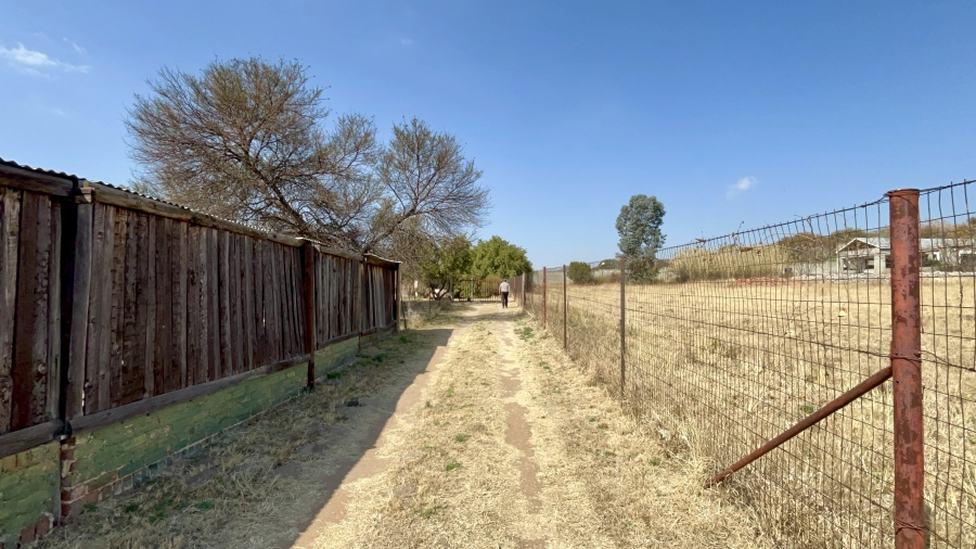 5 Bedroom Property for Sale in Mnandi Gauteng