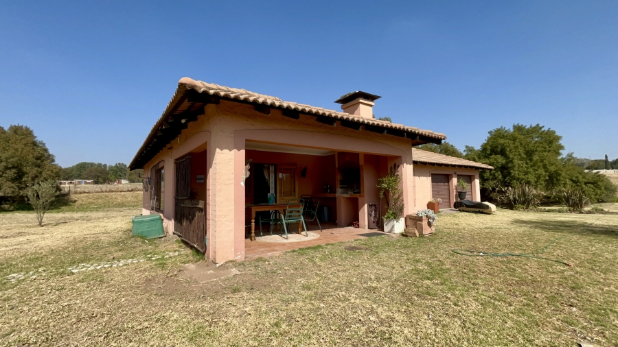 5 Bedroom Property for Sale in Mnandi Gauteng