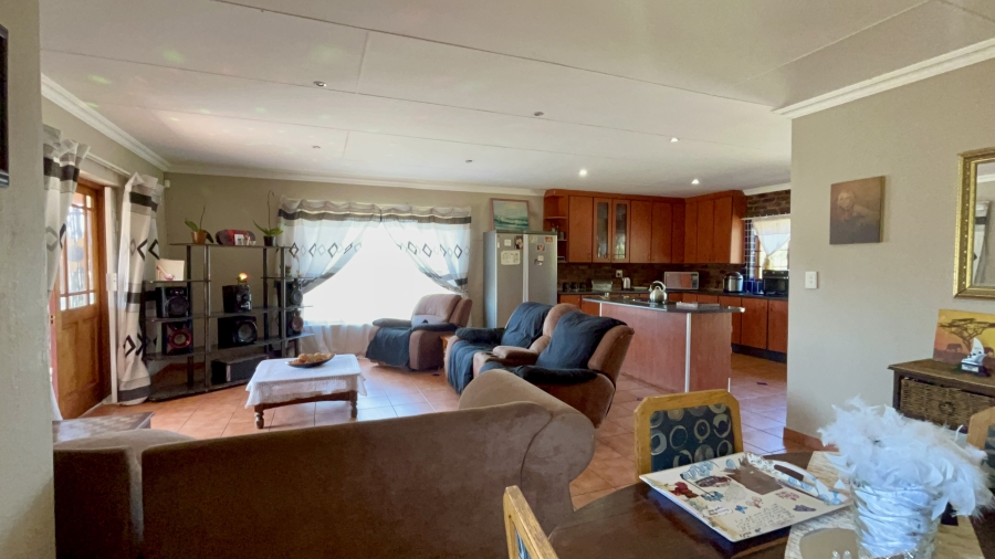 5 Bedroom Property for Sale in Mnandi Gauteng