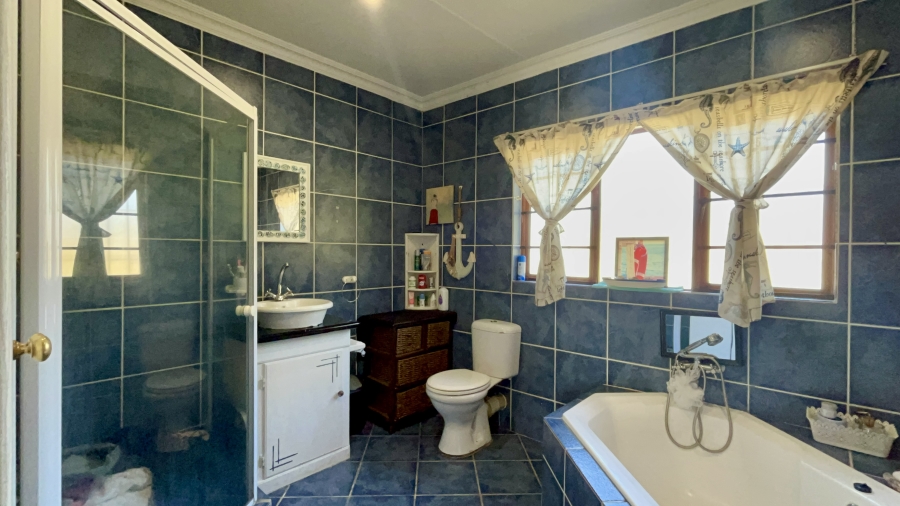 5 Bedroom Property for Sale in Mnandi Gauteng