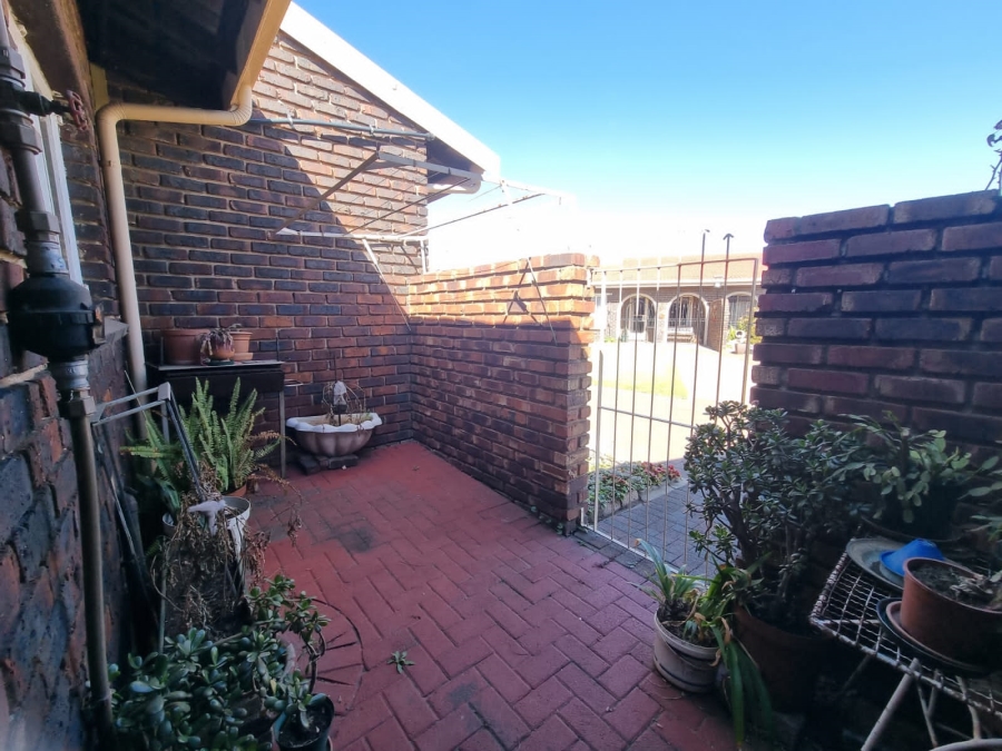 2 Bedroom Property for Sale in Three Rivers Gauteng