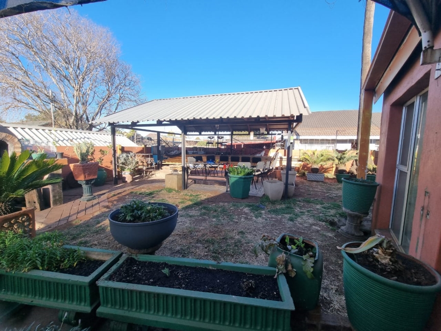 8 Bedroom Property for Sale in Kookrus Gauteng