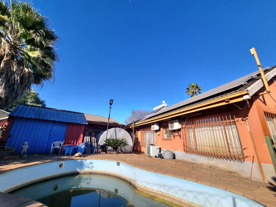 8 Bedroom Property for Sale in Kookrus Gauteng