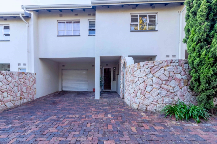 4 Bedroom Property for Sale in Gallo Manor Gauteng