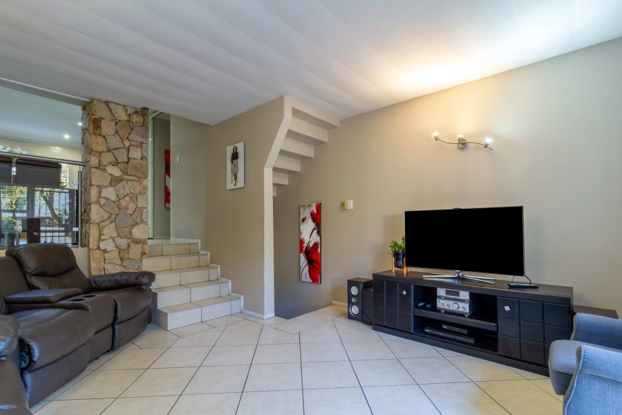 4 Bedroom Property for Sale in Gallo Manor Gauteng