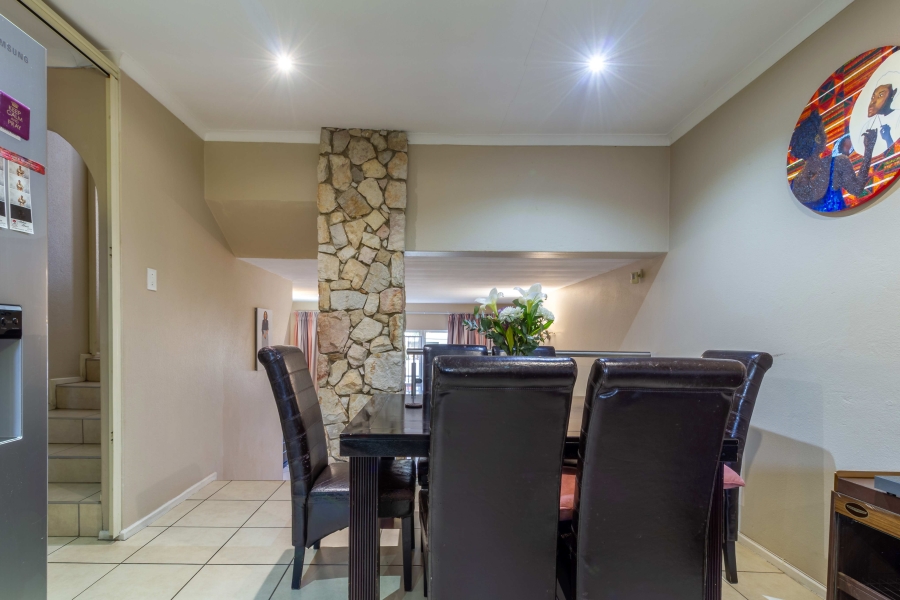 4 Bedroom Property for Sale in Gallo Manor Gauteng